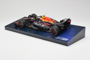 Red Bull Racing RB19 #11 S. Perez Winner Saudi Arabian GP 2023 Minichamps 1:18 113230111 Pressofusione — immagine 5 di 6