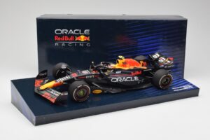 Red Bull Racing RB19 #11 S. Perez Winner Saudi Arabian GP 2023 Minichamps 1:18 113230111 Pressofusione — immagine 6 di 6