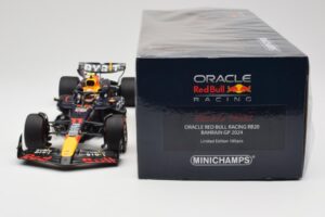 Red Bull Racing RB20 #11 S. Perez Bahrain GP 2024 Minichamps 1:18 110240111 Pressofusione — immagine 6 di 7