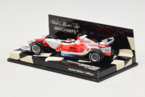Toyota TF106 Panasonic #12 J. Trulli Panasonic Toyota Racing Showcar 2006 Minichamps 1:43 400060078 Pressofusione — immagine 3 di 5