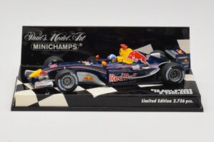Red Bull Racing D. Coulthard Showcar 2005 Minichamps 1:43 400050084 Pressofusione