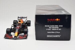 Red Bull Racing Honda RB16B #33 M. Verstappen Turkish GP 2nd Place 2021 Minichamps 1:18 110211633 Pressofusione — immagine 6 di 7