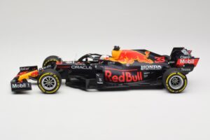 Red Bull Racing Honda RB16B #33 M. Verstappen Mexican GP Winner 2021 Minichamps 1:18 110211933 Resina — immagine 3 di 6