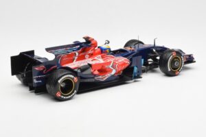 Red Bull Racing RB6 #6 M. Webber F1 Showcar 2010 Minichamps 1:18 150100076 Pressofusione — immagine 2 di 6