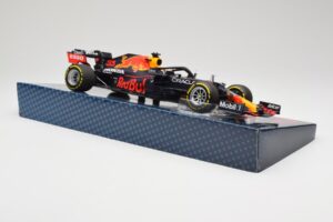 Red Bull Racing Honda RB16B #33 M. Verstappen Emilia Romagna GP 2021 Case Edition Minichamps 1:18 113210133 Resina — immagine 4 di 7