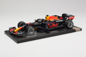 Red Bull Racing RB16B #33 M. Verstappen Monaco GP Winner 2021 Minichamps 1:18 113210533-R1 Resina — immagine 2 di 6