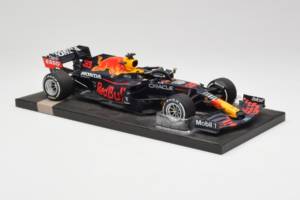 Red Bull Racing RB16B #33 M. Verstappen Monaco GP Winner 2021 Minichamps 1:18 113210533-R1 Resina — immagine 4 di 6