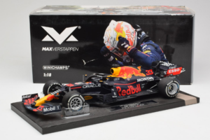 Red Bull Racing RB16B #33 M. Verstappen Monaco GP Winner 2021 Minichamps 1:18 113210533-R1 Resina — immagine 6 di 6