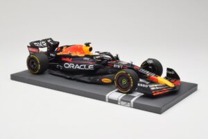 Oracle Red Bull Racing RB18 #33 M. Verstappen Belgian GP 2022 Minichamps 1:18 113221401 Resina — immagine 4 di 7