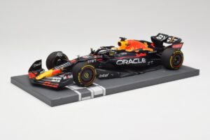 Oracle Red Bull Racing RB18 #33 M. Verstappen Mexican GP 2022 Minichamps 1:18 113222001 Resina — immagine 2 di 7