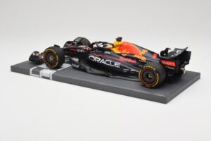 Oracle Red Bull Racing RB18 #33 M. Verstappen Mexican GP 2022 Minichamps 1:18 113222001 Resina — immagine 5 di 7