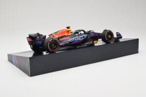 Oracle Red Bull Racing RB19 #33 M. Verstappen Miami GP 2023 Case Edition Minichamps 1:18 113233501 Resina — immagine 3 di 7