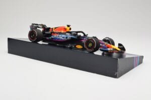 Oracle Red Bull Racing RB19 #33 M. Verstappen Miami GP 2023 Case Edition Minichamps 1:18 113233501 Resina — immagine 4 di 7