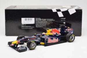 Red Bull Racing RB7 #2 M. Webber Showcar F1 2011 Minichamps 1:18 110110072 Pressofusione — immagine 6 di 6