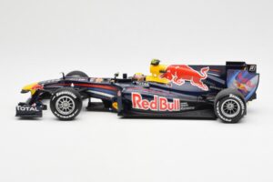 Red Bull Racing Renault RB6 #6 M. Webber F1 2010 Minichamps 1:18 110100006 Pressofusione — immagine 3 di 6