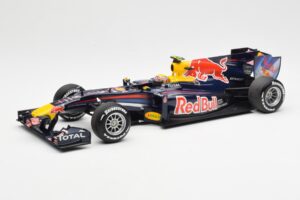 Red Bull Racing Renault RB6 #6 M. Webber F1 2010 Minichamps 1:18 110100006 Pressofusione