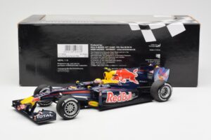 Red Bull Racing Renault RB6 #6 M. Webber F1 2010 Minichamps 1:18 110100006 Pressofusione — immagine 6 di 6
