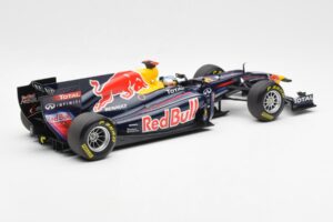 Red Bull Racing Renault RB6 #5 S. Vettel F1 World Champion 2010 Minichamps 1:18 110100005 Pressofusione — immagine 2 di 6