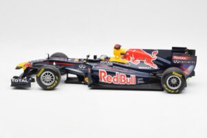 Red Bull Racing Renault RB6 #5 S. Vettel F1 World Champion 2010 Minichamps 1:18 110100005 Pressofusione — immagine 3 di 6