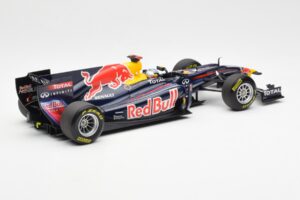 Red Bull Racing Renault RB6 #5 S. Vettel F1 World Champion Showcar 2010 Minichamps 1:18 150100075 Pressofusione — immagine 2 di 6