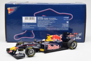 Red Bull Racing Renault RB6 #5 S. Vettel F1 World Champion Showcar 2010 Minichamps 1:18 150100075 Pressofusione — immagine 6 di 6