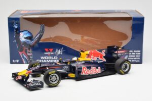 Red Bull Racing Renault RB7 #1 S. Vettel F1 World Champion Showcar 2011 Minichamps 1:18 113110271 Pressofusione — immagine 6 di 6