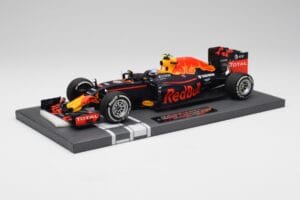 Red Bull RB12 #33 M. Verstappen Spain GP Winner 2016 Minichamps 1:18 117160333 Pressofusione — immagine 2 di 7