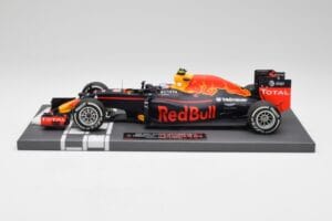 Red Bull RB12 #33 M. Verstappen Spain GP Winner 2016 Minichamps 1:18 117160333 Pressofusione