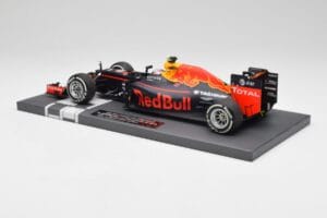 Red Bull RB12 #33 M. Verstappen Spain GP Winner 2016 Minichamps 1:18 117160333 Pressofusione — immagine 5 di 7