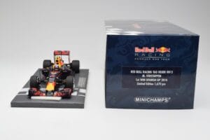 Red Bull RB12 #33 M. Verstappen Spain GP Winner 2016 Minichamps 1:18 117160333 Pressofusione — immagine 7 di 7