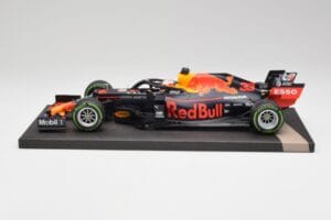 Red Bull RB15 #33 M. Verstappen German GP Winner Wet 2019 Minichamps 1:18 113191133 Pressofusione