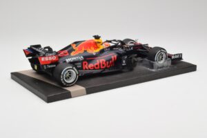 Red Bull RB16B #33 M. Verstappen Dutch GP Winner 2021 Minichamps 1:18 113212533 Pressofusione — immagine 3 di 7