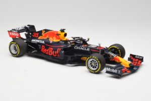 Red Bull RB16B #33 M. Verstappen Emilia Romagna GP Winner Mid Race Tyres 2021 Minichamps 1:18 110210133 Pressofusione — immagine 4 di 7