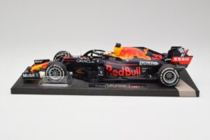 Red Bull RB16B #33 M. Verstappen Styrian & Austrian GP Winner 2021 Minichamps 1:18 113210933 Pressofusione