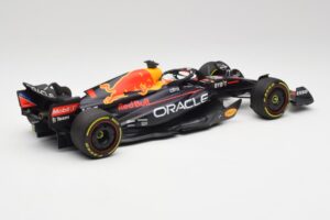Red Bull RB18 #1 M. Verstappen France GP Winner 2022 Minichamps 1:18 110221201 Pressofusione — immagine 2 di 7