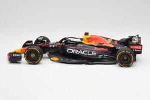 Red Bull RB18 #1 M. Verstappen France GP Winner 2022 Minichamps 1:18 110221201 Pressofusione — immagine 3 di 7
