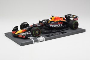 Red Bull RB18 #1 M. Verstappen Japan GP Winner No Figure 2022 Minichamps 1:18 113221801B Pressofusione — immagine 2 di 7