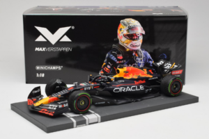 Red Bull Racing RB18 #1 M. Verstappen Japan GP Winner 2022 Minichamps 1:18 113221801FB-R1 Pressofusione — immagine 8 di 8