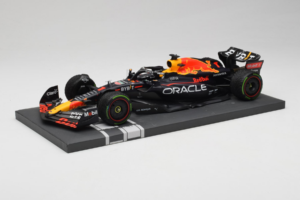 Red Bull Racing RB18 #1 M. Verstappen Japan GP Winner 2022 Minichamps 1:18 113221801FB-R1 Pressofusione — immagine 2 di 8