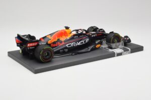 Red Bull RB18 #1 M. Verstappen Emilia Romagna GP 2022 Winner Minichamps 1:18 113220401 Resina — immagine 3 di 7