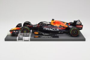 Red Bull RB18 #1 M. Verstappen Emilia Romagna GP 2022 Winner Minichamps 1:18 113220401 Resina