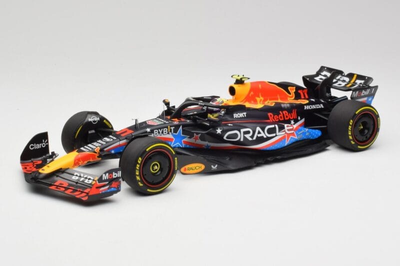 Red Bull RB19 #1 M. Verstappen Austin GP Winner 2023 Minichamps 1:18 110231901 Pressofusione