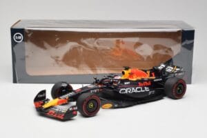 Red Bull RB19 #1 M. Verstappen Qatar Sprint Race 2nd WC 2023 Minichamps 1:18 110231801 Pressofusione — immagine 6 di 6