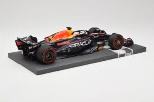 Red Bull RB19 Oracle #1 M. Verstappen Australian GP 2023 Winner Minichamps 1:18 113230301 Resina — immagine 3 di 7