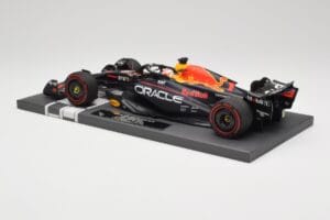 Red Bull RB19 Oracle #1 M. Verstappen Australian GP 2023 Winner Minichamps 1:18 113230301 Resina — immagine 5 di 7