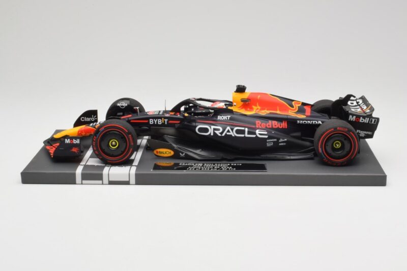 Red Bull RB19 Oracle #1 M. Verstappen Australian GP 2023 Winner Minichamps 1:18 113230301 Resina