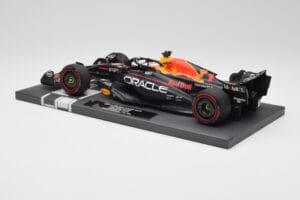 Red Bull RB19 Oracle #1 M. Verstappen British GP 2023 Winner Minichamps 1:18 113231101 Resina — immagine 5 di 7