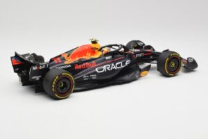 Red Bull RB19 #11 S. Perez Italian GP 2nd 2023 Minichamps 1:18 110231511 Pressofusione — immagine 5 di 6