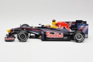 Red Bull RB3 #2 M. Webber F1 2007 Minichamps 1:18 110110272 Pressofusione — immagine 3 di 6