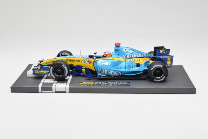 Renault F1 Team R25 #5 F. Alonso 3rd Place Brazil GP 2005 World Champion Minichamps 1:18 117051705 Pressofusione
